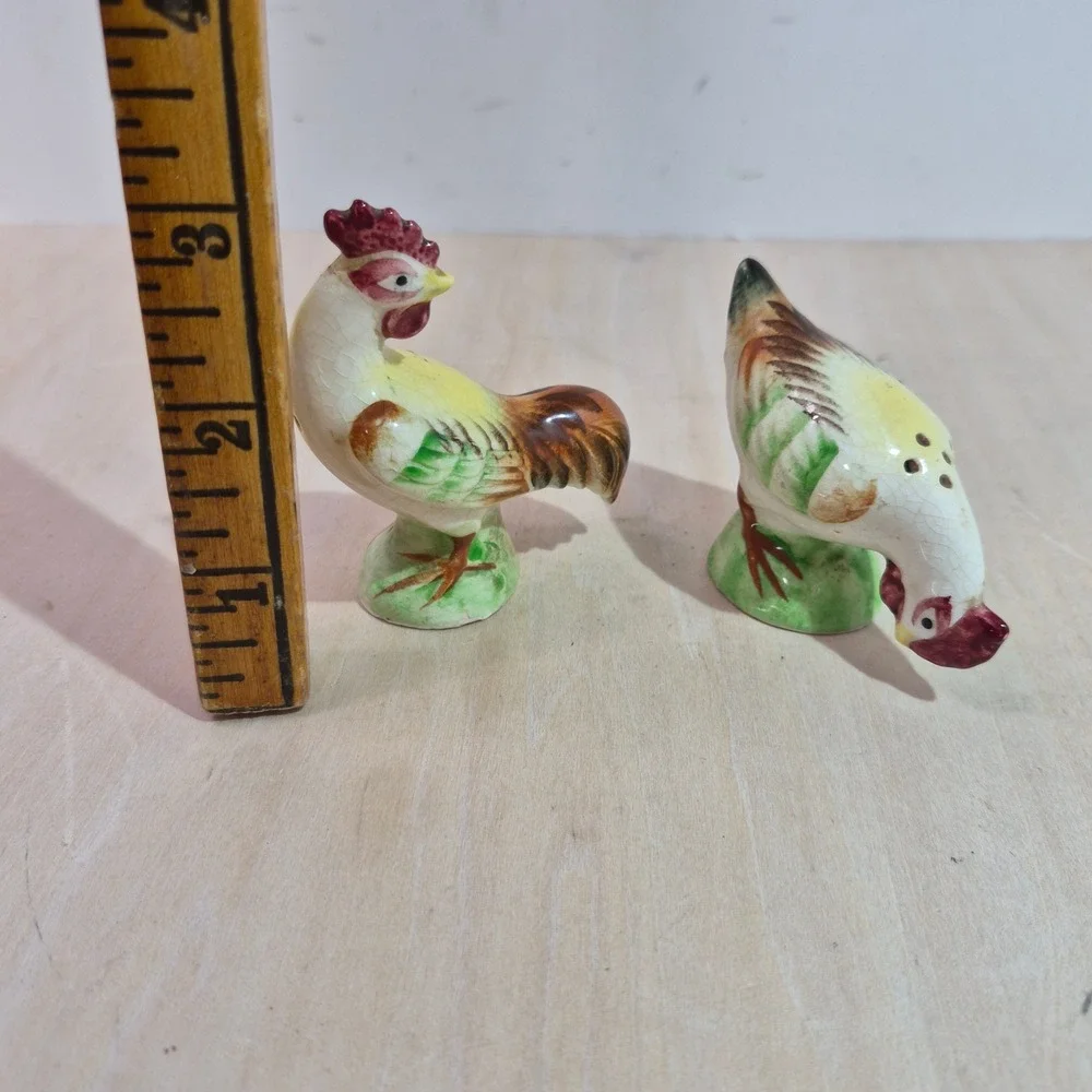 Vintage Rooster and Hen Salt‎ and Pepper Shakers Ceramic Japan Farmhouse Decor